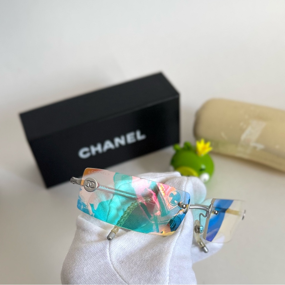 Chanel Multicolor Rimless Sunglasses - Picture 3 of 11